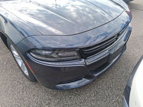 Used 2019 Dodge Charger SXT RWD image 12