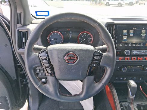 Used 2025 Nissan Frontier PRO-4X w/ Pro Premium Package AWD/4WD image 9