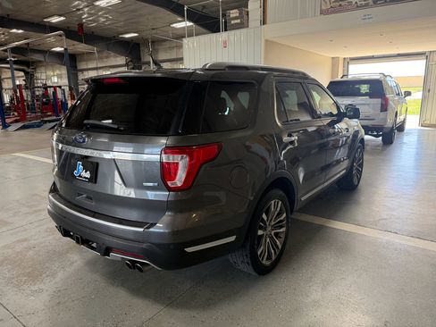 Used 2018 Ford Explorer Platinum AWD/4WD image 6
