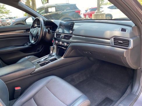Used 2018 Honda Accord Sport image 37