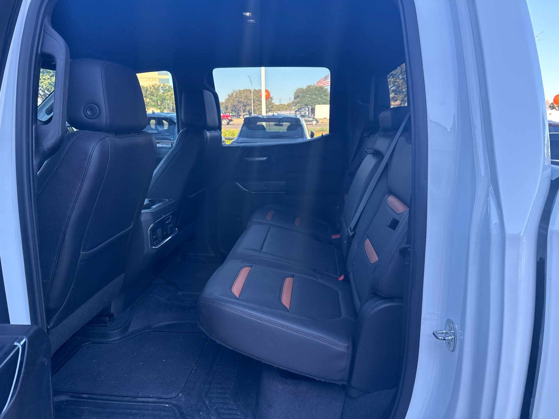 Used 2021 GMC Sierra 1500 AT4 w/ AT4 Value Package AWD/4WD image 5