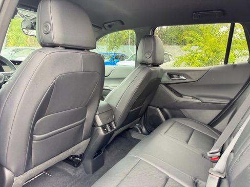 New 2026 Chevrolet Equinox LT w/ Convenience Package II FWD image 16