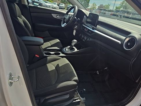Used 2023 Kia Forte LXS FWD image 25