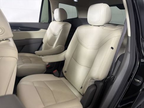 Used 2021 Cadillac XT6 Premium Luxury FWD image 16