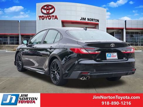 Used 2025 Toyota Camry SE FWD image 7