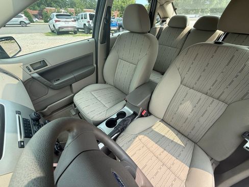 Used 2011 Ford Focus SE FWD image 17