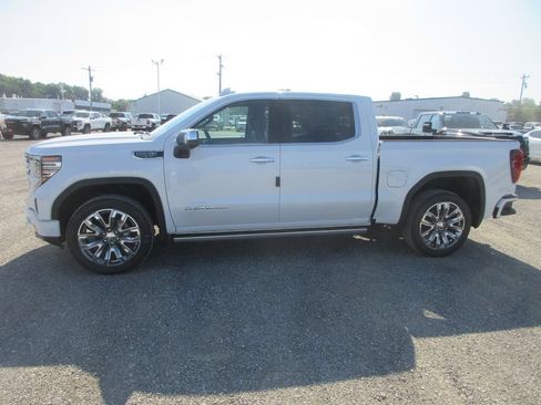 New 2026 GMC Sierra 1500 Denali w/ Denali Reserve Package AWD/4WD image 9