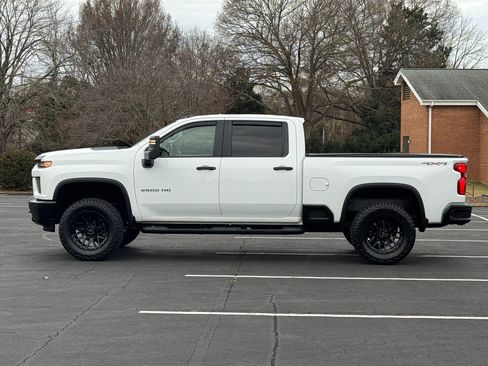 Used 2021 Chevrolet Silverado 2500 Custom w/ Custom Value Package image 2