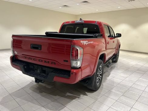 Used 2022 Toyota Tacoma TRD Sport w/ Technology Package RWD image 5