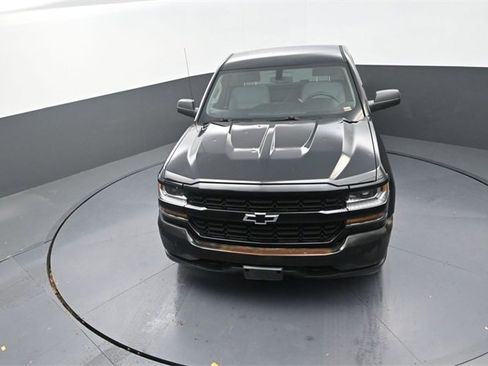 Used 2018 Chevrolet Silverado 1500 W/T w/ Black Out Edition image 10