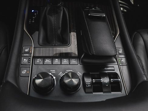 Used 2021 Lexus LX 570 4WD w/ Sport Package image 34