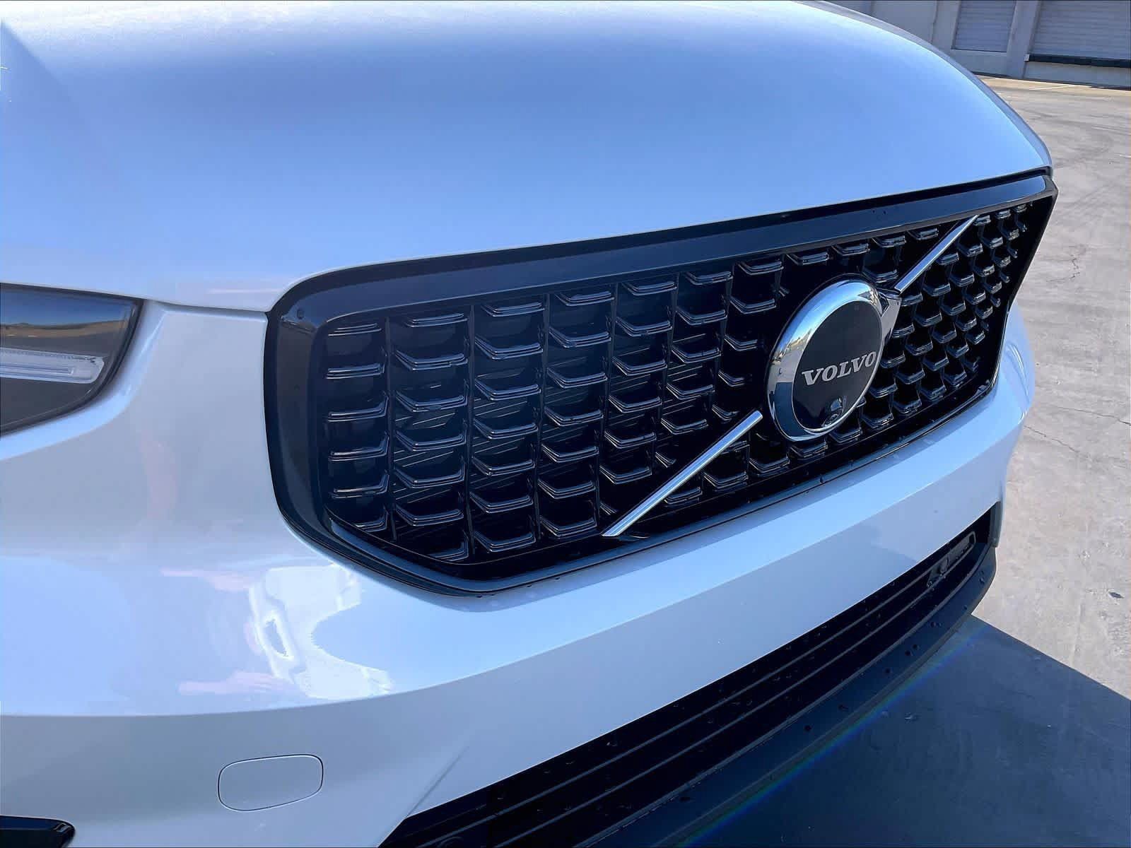 New 2026 Volvo XC40 B5 Plus w/ Protection Package Premier AWD/4WD image 33