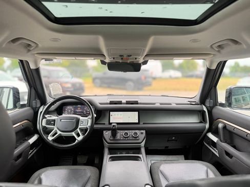 Used 2020 Land Rover Defender 110 SE AWD/4WD image 2