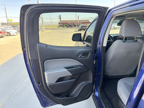 Used 2016 Chevrolet Colorado LT w/ LT Convenience Package RWD image 7