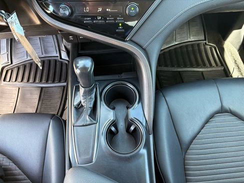 Used 2019 Toyota Camry SE image 21