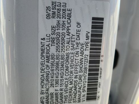 New 2025 Honda Pilot Touring image 11