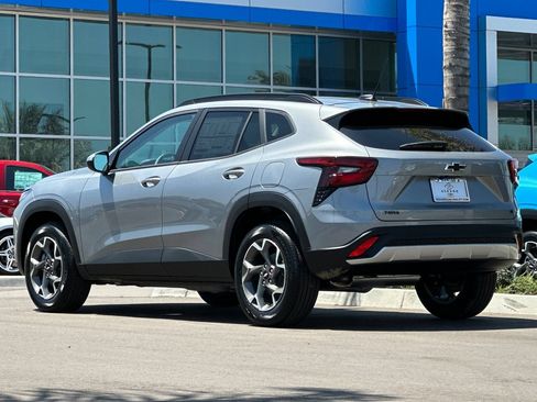 New 2026 Chevrolet Trax LT w/ Driver Confidence Package FWD image 6