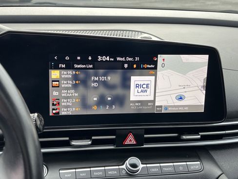 Used 2023 Hyundai Elantra Limited image 17