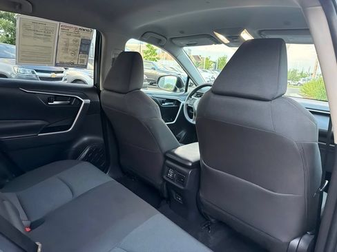 Used 2025 Toyota RAV4 XLE AWD/4WD image 16