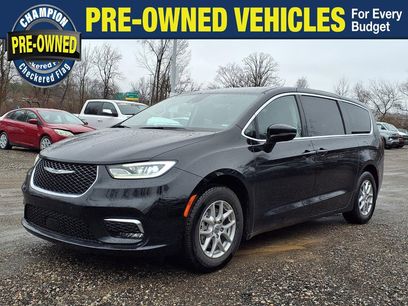 Used 2024 Chrysler Pacifica Touring-L