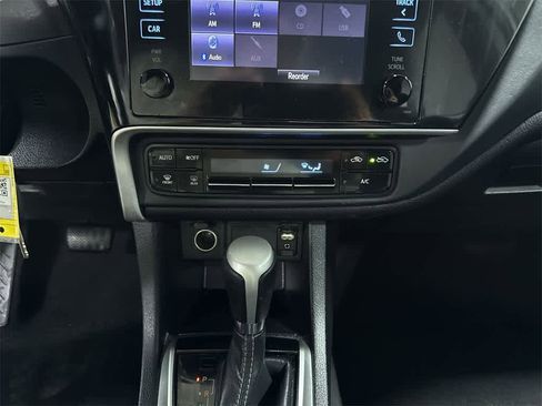 Used 2019 Toyota Corolla LE image 21