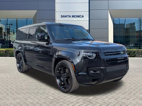 New 2026 Land Rover Defender 130 X-Dynamic SE image 7