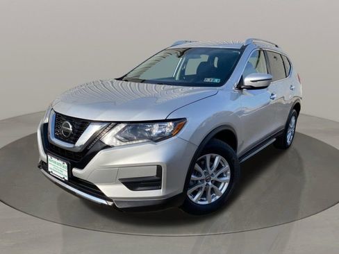 Used 2019 Nissan Rogue SV image 2