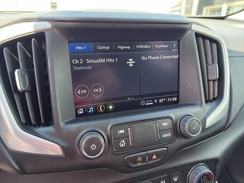 Used 2022 GMC Terrain SLT w/ Elevation Edition FWD image 16