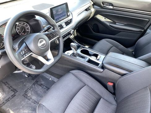 Certified 2024 Nissan Altima 2.5 SV FWD image 29