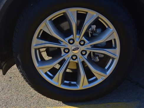 Used 2023 Ford Explorer Limited image 10