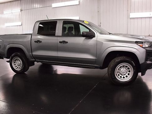 Used 2023 Chevrolet Colorado W/T w/ WT Convenience Package II RWD image 9