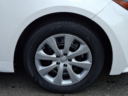 Certified 2021 Toyota Corolla LE FWD image 8