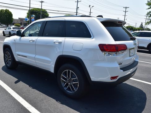Used 2020 Jeep Grand Cherokee Laredo w/ Quick Order Package 2BN North AWD/4WD image 4