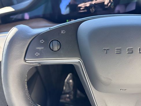 Used 2023 Tesla Model X image 15