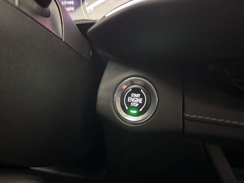 Used 2023 Buick Envision Essence image 31