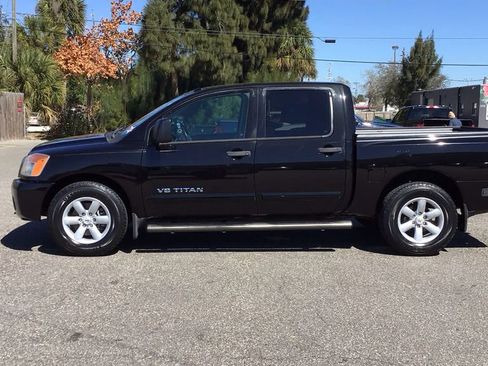 Used 2011 Nissan Titan SV w/ SV Premium Utility Pkg image 8