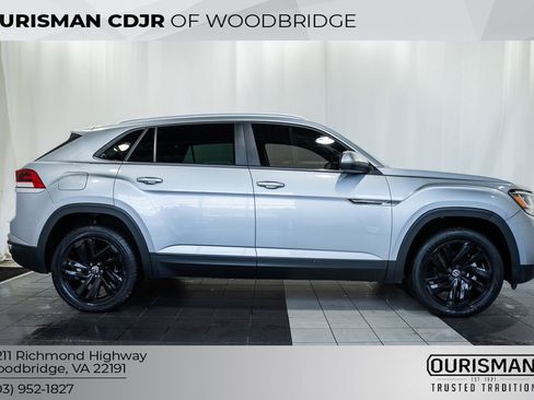 Used 2022 Volkswagen Atlas Cross Sport SE AWD/4WD image 3