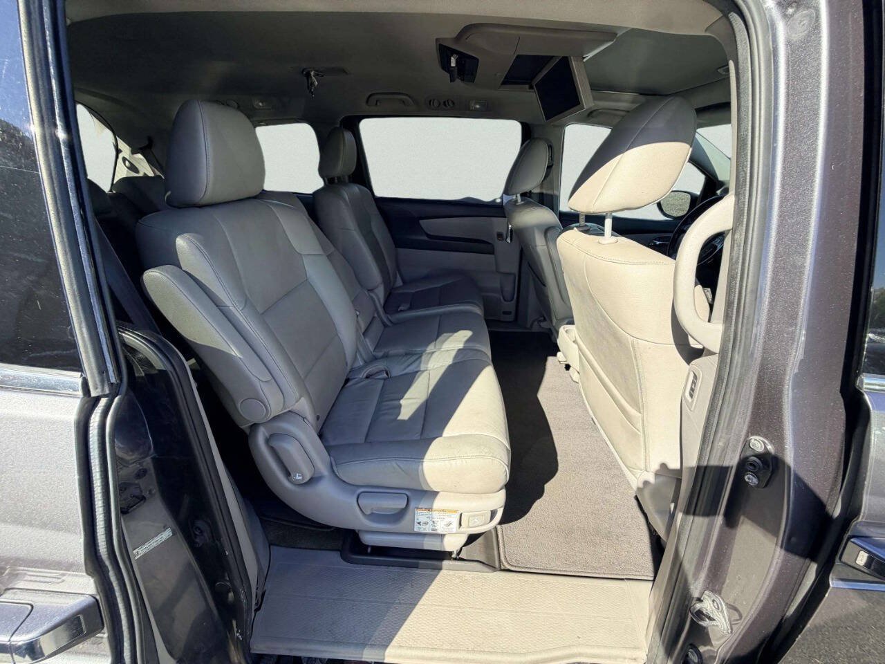 Used 2015 Honda Odyssey Touring Elite image 34