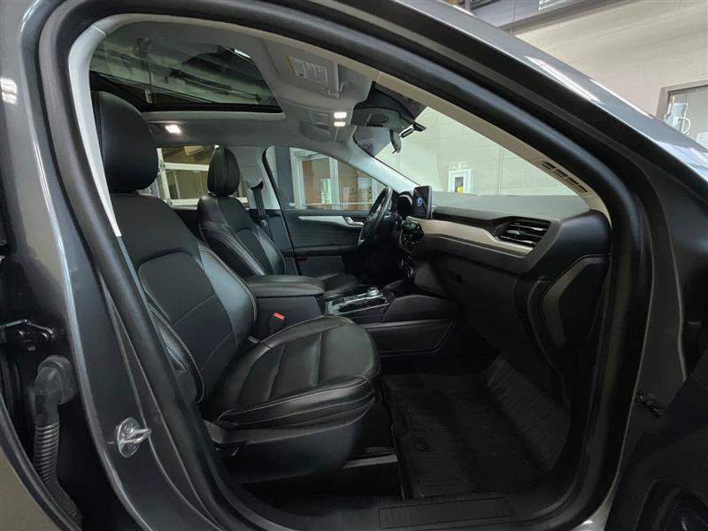 Used 2022 Ford Escape SEL w/ Technology Package FWD image 31