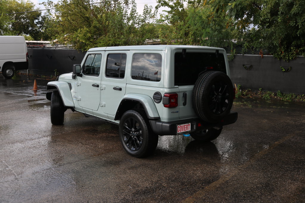 Used 2024 Jeep Wrangler Unlimited Sahara AWD/4WD image 3