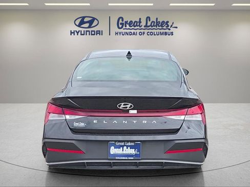 Certified 2025 Hyundai Elantra Sport FWD image 4