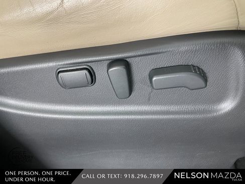 Used 2017 Nissan Armada Platinum w/ Interior Lighting Package image 44