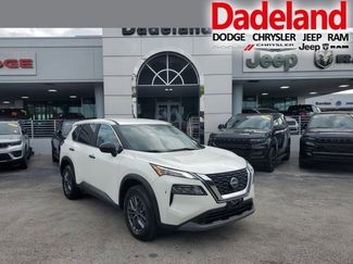 Used 2023 Nissan Rogue S video 1