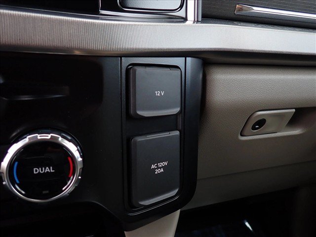 New 2027 Ford F250 Platinum w/ Platinum Plus Package AWD/4WD image 19