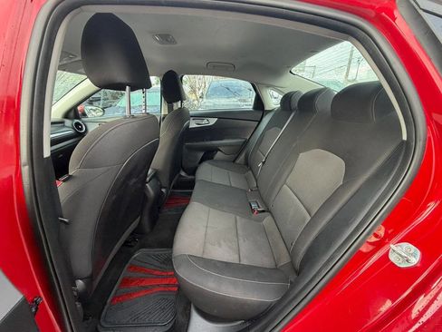 Used 2023 Kia Forte LXS image 3