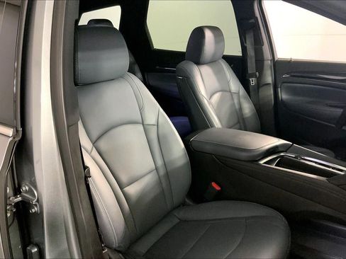 Used 2023 Buick Enclave Essence w/ Experience Buick Package AWD/4WD image 7