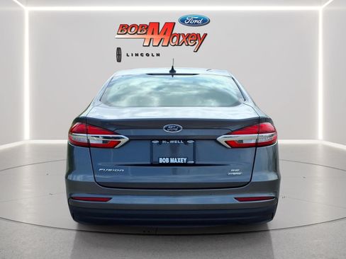 Used 2020 Ford Fusion SE FWD image 6