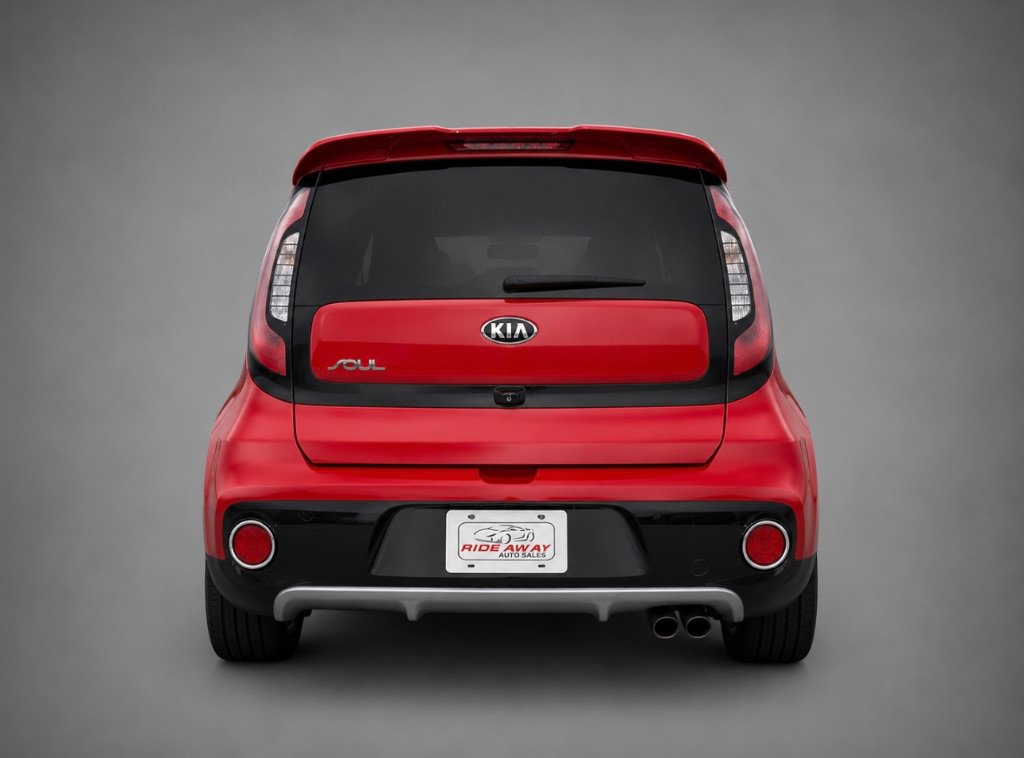 Used 2019 Kia Soul ! FWD image 3