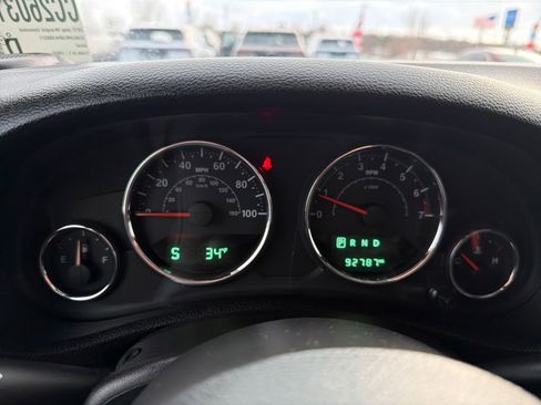 Used 2017 Jeep Wrangler Unlimited Sahara image 16