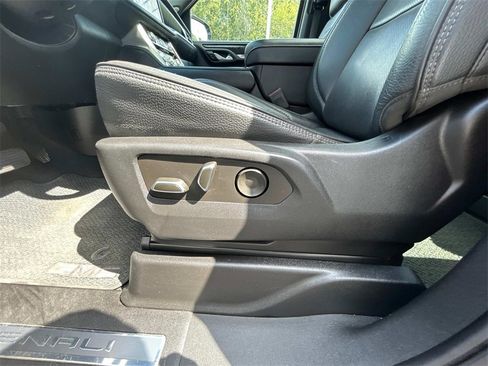 Used 2022 GMC Yukon XL Denali image 22